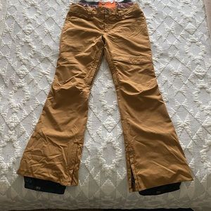 Burton women’s snowboard pants, small